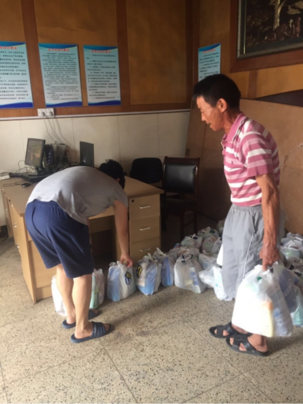 三伏高温送清凉  致敬一线乐动网站人
